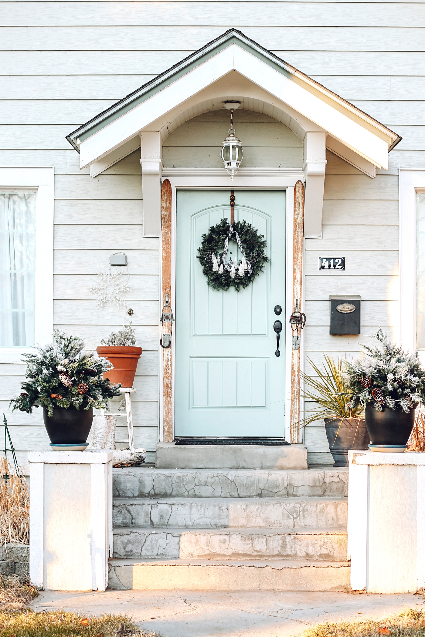 Cozy Cottage Christmas Porch 2020